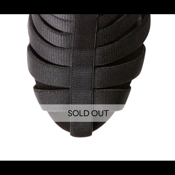 Gucci Isadora Elastic Cage Black Bootie 38 8 - Picture 4 of 8